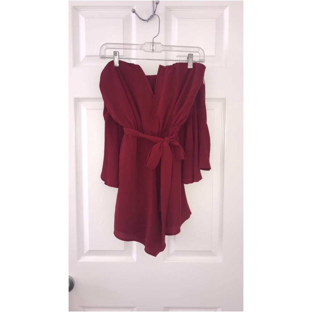 ❌SOLD❌NWOT Luxxel bell sleeve wine romper - Picture 6 of 6